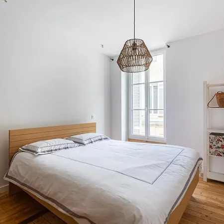 Guestready - Beautiful Flat In Chartrons For 8 Pax * ボルドー