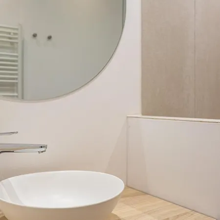 Guestready - Beautiful Flat In Chartrons For 8 Pax * ボルドー